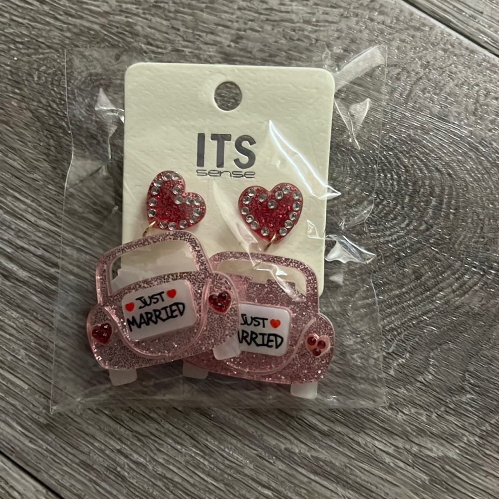 Brand new bride earrings 👰‍♀️